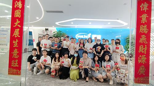 Iwill i ddathlu Gŵyl Cychod Draig Hapus!